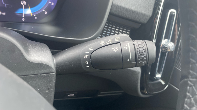 Volvo XC40 2.0 B3P Plus Dark 5dr Auto Petrol Estate